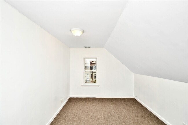 Building Photo - 37 Wilbur St