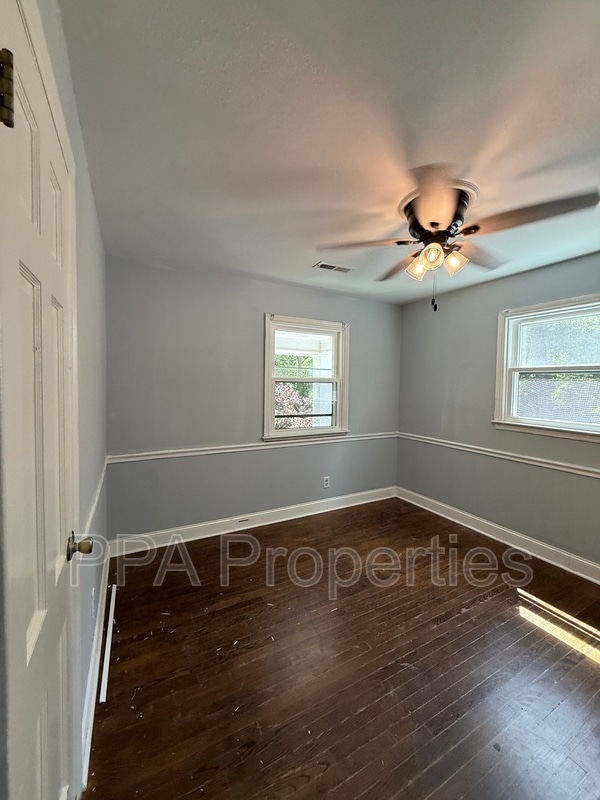 Building Photo - 2115 Churchill Dr