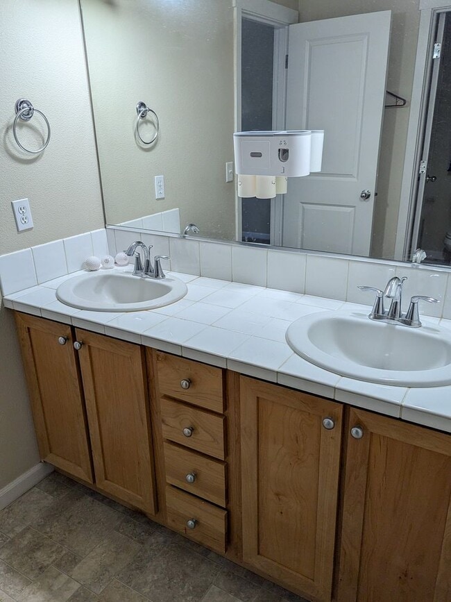 Building Photo - 1382 Glacier View St SE