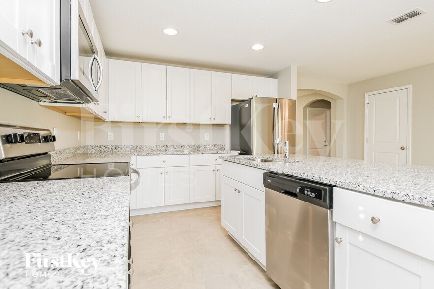 Building Photo - 618 Lindbergh Wy