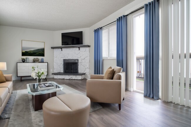 2 x 1.5, 835 Sq Ft - Valencia Apartments