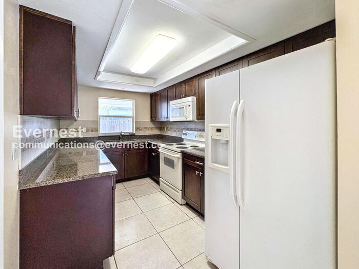 Building Photo - 3313 Ottway Dr