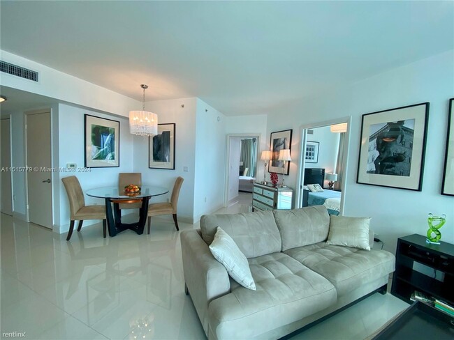 Building Photo - 2 br, 2 bath Condo - 350 S Miami Ave Apt 3813