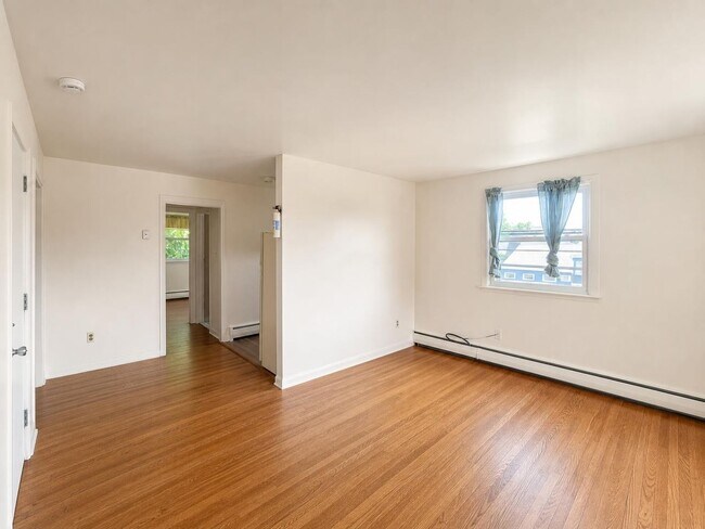 Building Photo - 201 Blunston Ave