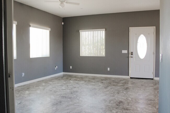 Building Photo - 1381 Soledad Ave