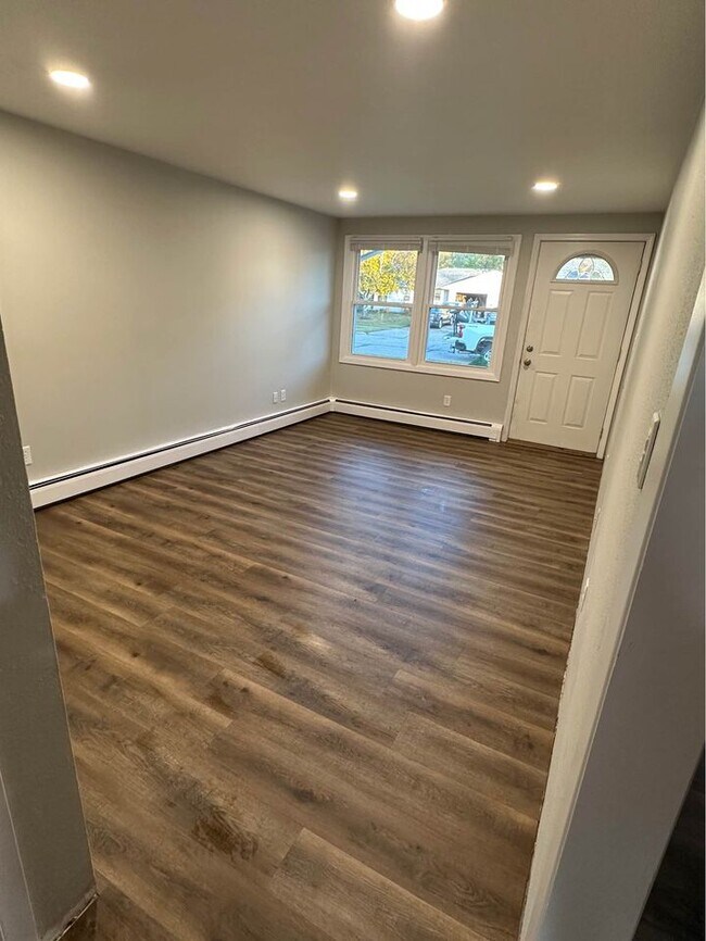 Building Photo - 2092 Terry Ln