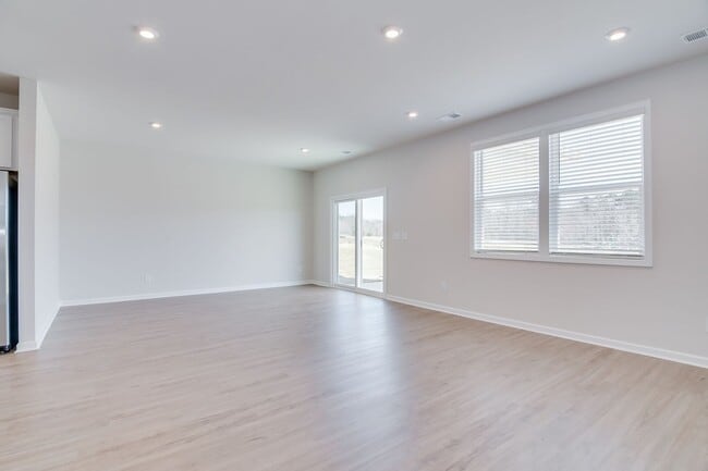 Building Photo - Stunning 4-Bedroom, 3-Bath New Construction Home with Master on Main and Upstairs Retreat