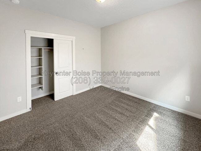 Building Photo - 1376 W Pebblestone Dr