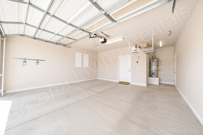 Building Photo - 2085 Alan Ladd Dr