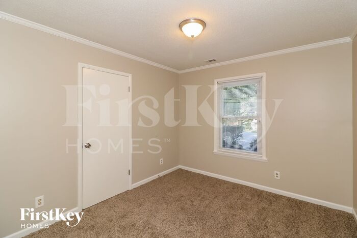 Building Photo - 3210 Oakbrook Ln