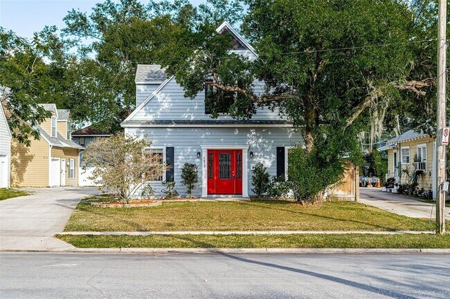 Building Photo - 2413 Musselwhite Ave