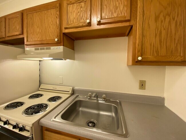 Building Photo - 93 Second St