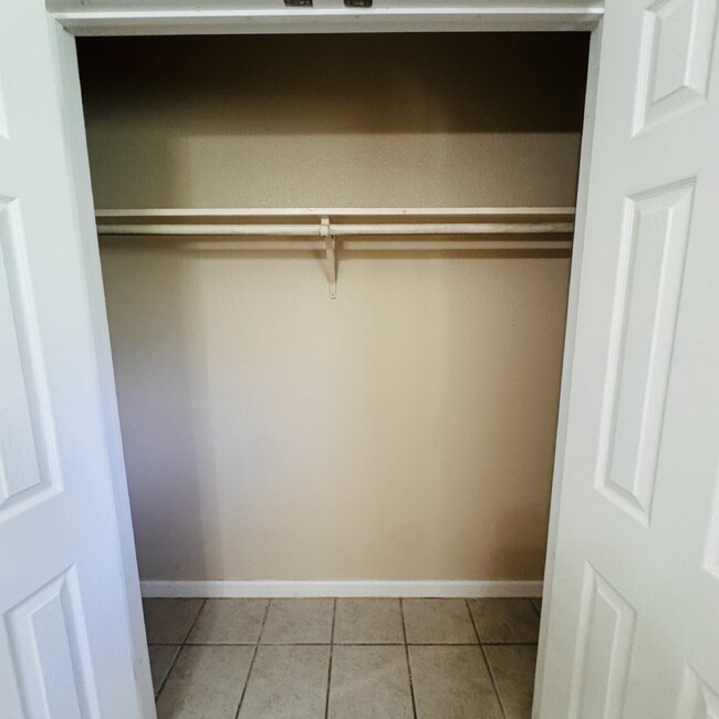 Building Photo - Spacious 2-Bedroom | 1 Bathroom Apartment at The Legacy in Nederland, TX!