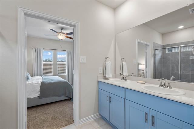 Building Photo - 207 Greenbriar Dr