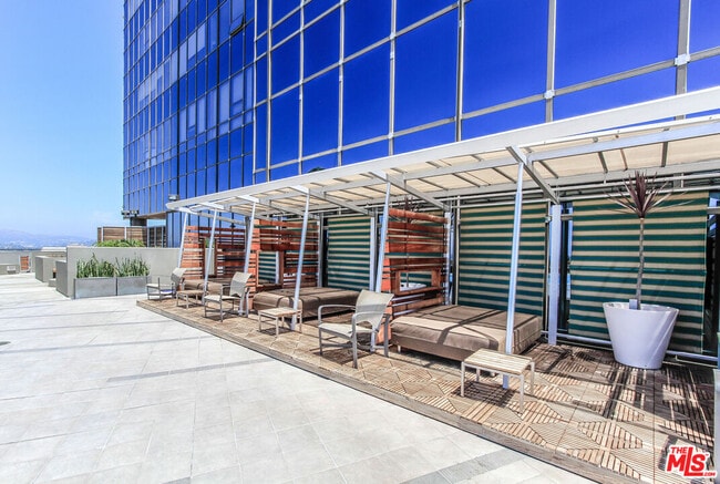 Building Photo - 1100 Wilshire Blvd