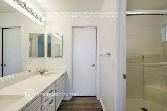 Building Photo - 7138 West Via De Luna Dr