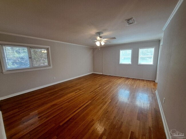 Building Photo - 8598 Meadowbrook Dr