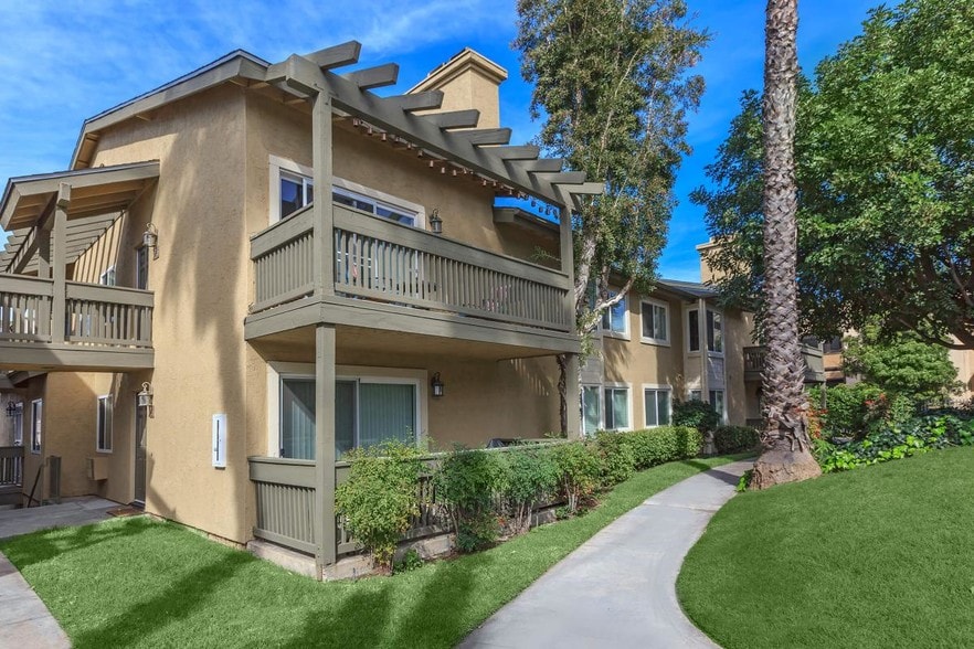 Primary Photo - Hilltop Condos
