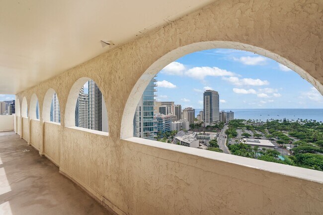 Building Photo - 2092 Kuhio Ave #906