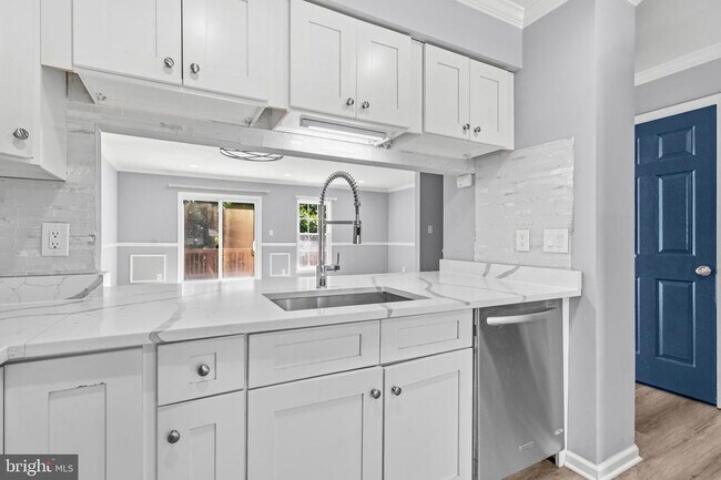 Building Photo - 4217 Kenton Cir