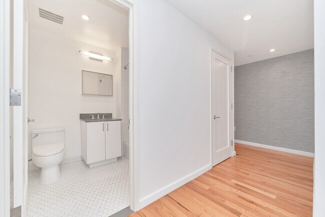Building Photo - Gorgeous Two Bedroom with Floor to Ceiling Windows
