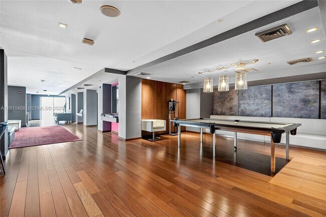 Building Photo - 325 S Biscayne Blvd