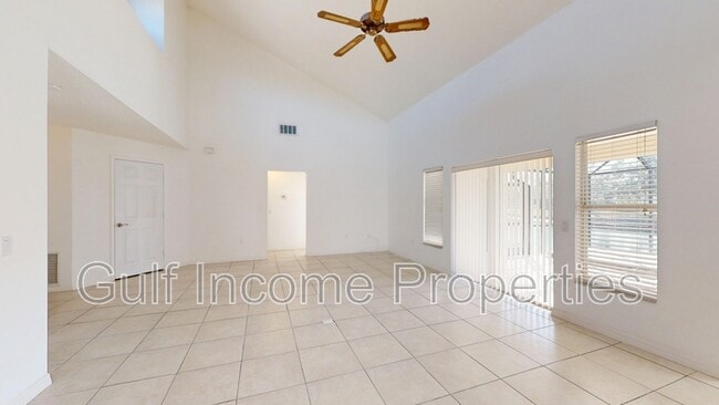 Building Photo - 704 49th St E