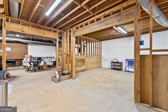 Building Photo - 9950 Farmbrook Ln