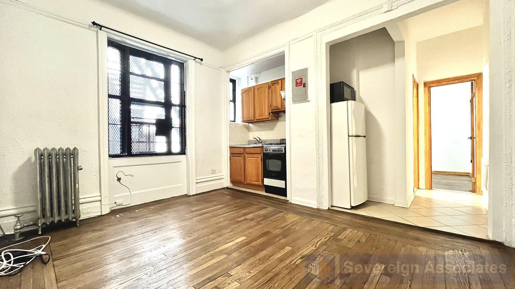 Building Photo - 45 Tiemann Pl