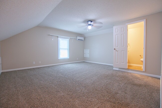 Building Photo - Pet Friendly Three Bedroom with Bonus!