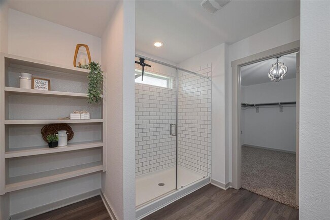 Building Photo - 14519 Sweetwater Dr