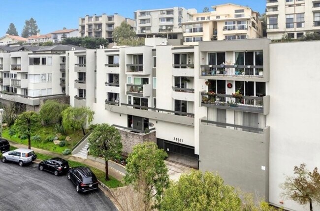 Building Photo - 28121 Highridge Rd