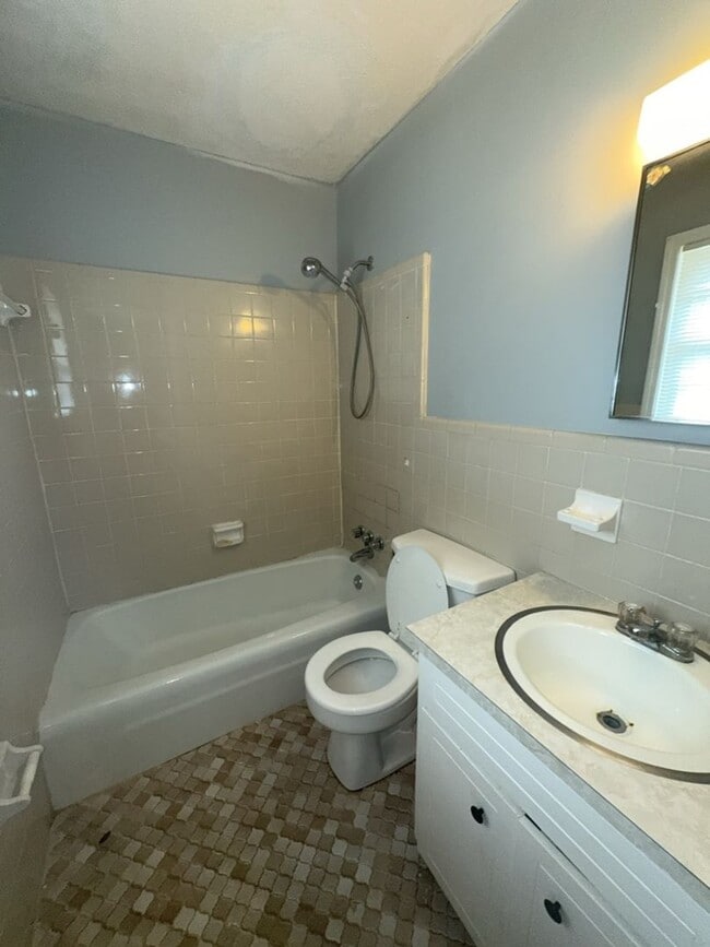 Building Photo - 1511 Layard Dr