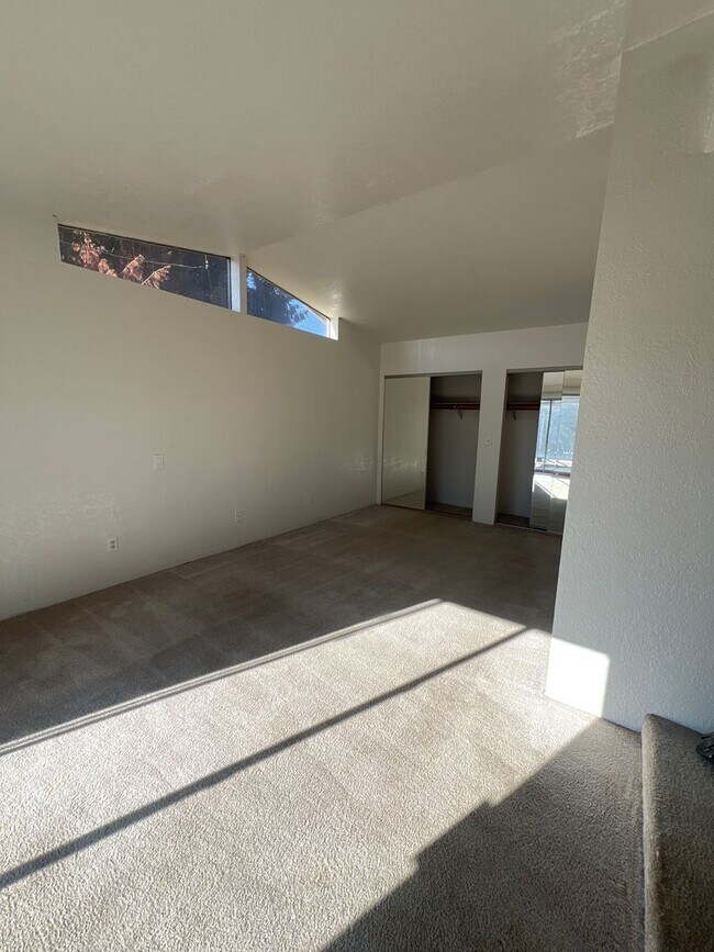 Building Photo - 55th Ave 3+ bedroom with attached oversized 1 car garage