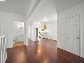 Building Photo - 400 Bissell Ave