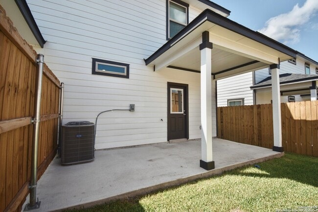 Building Photo - 8307 V. Pisa