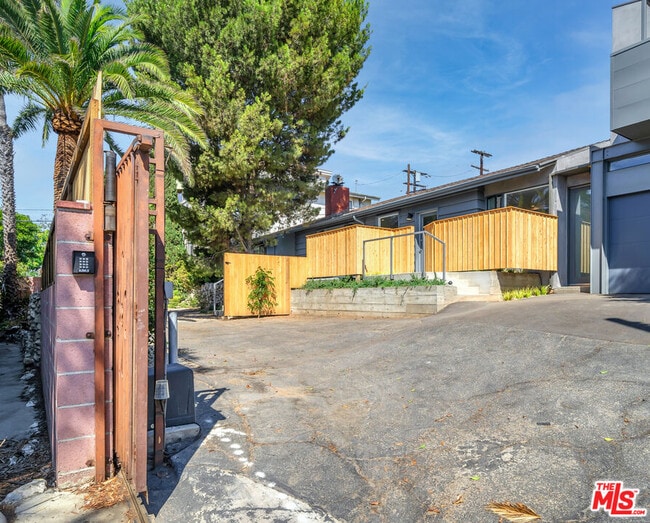 Building Photo - 3436 S Centinela Ave