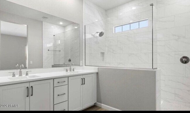 Building Photo - 5016 E Gallop Wy