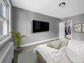 Building Photo - 4901 Oxford Ave