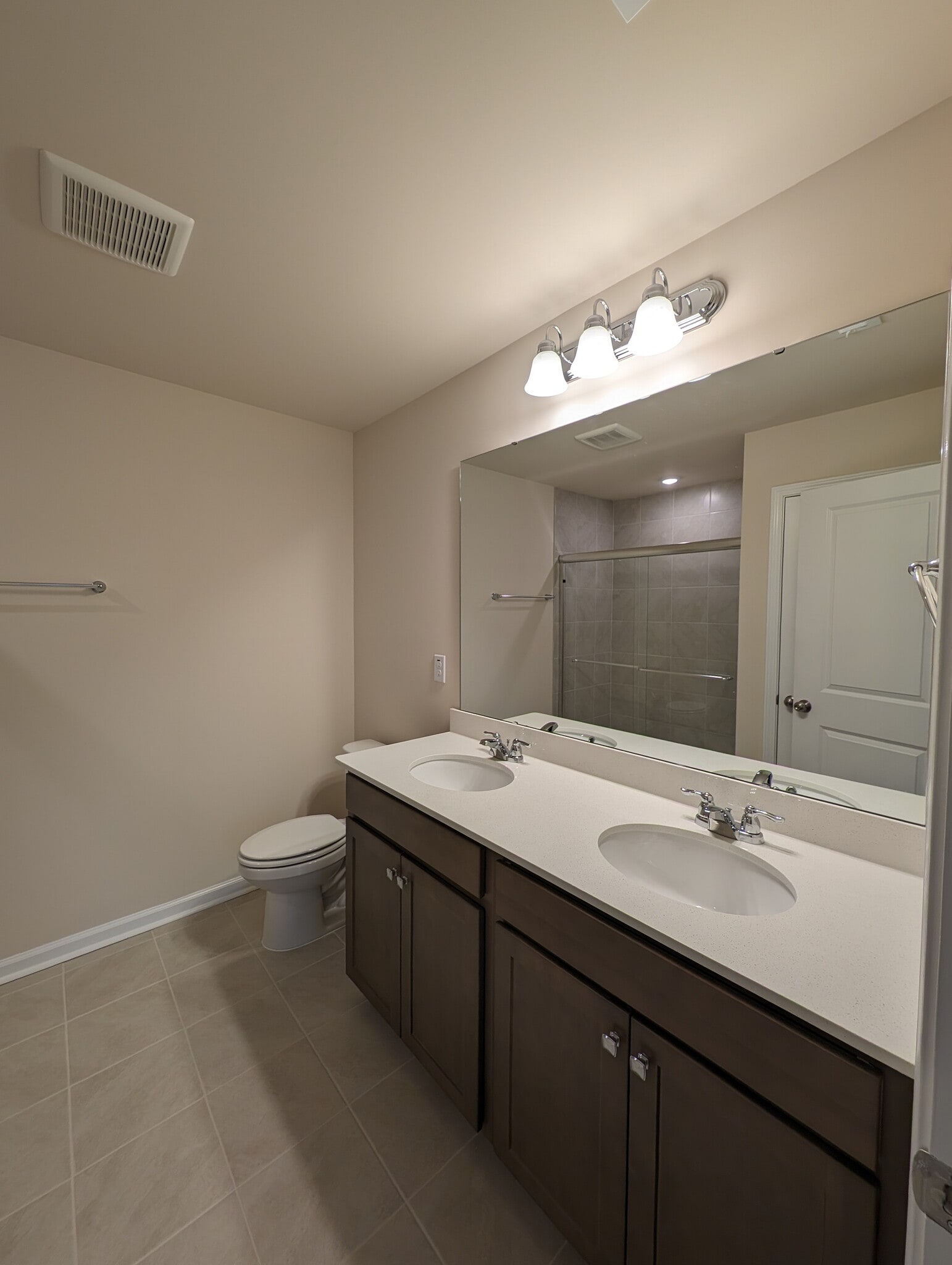 Building Photo - 5613 Edessa Ave