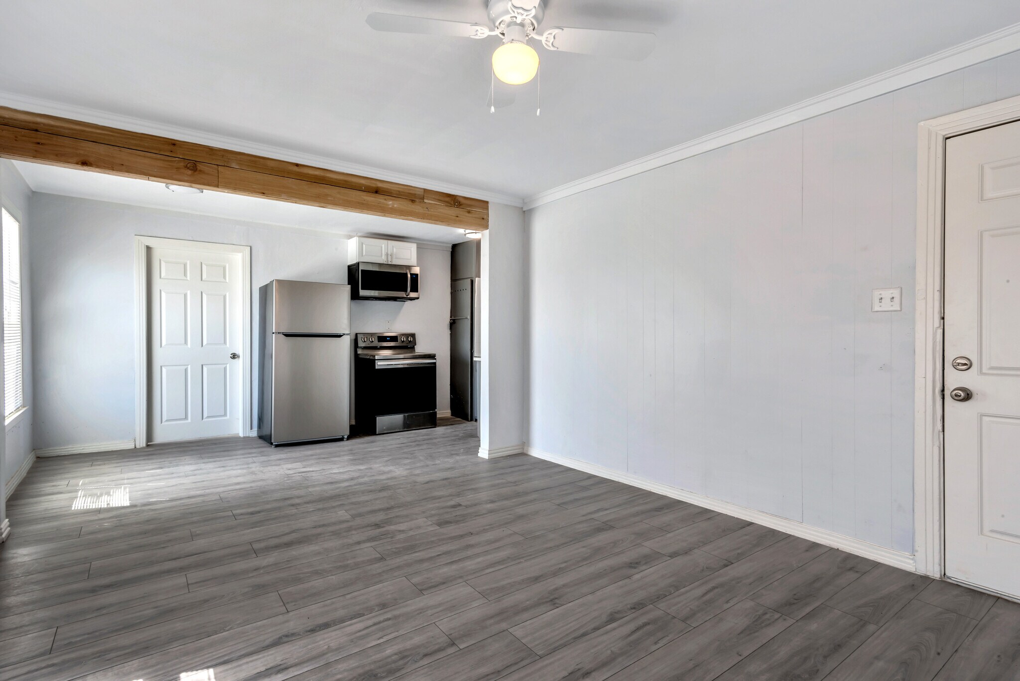 Building Photo - 305 N Robinson St