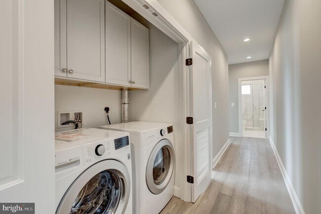 Building Photo - Stunning End-Rowhouse 4/Bedrooms, 4.5 Baths, in Shaw/Truxton Circle – Bathed in Natural Light!