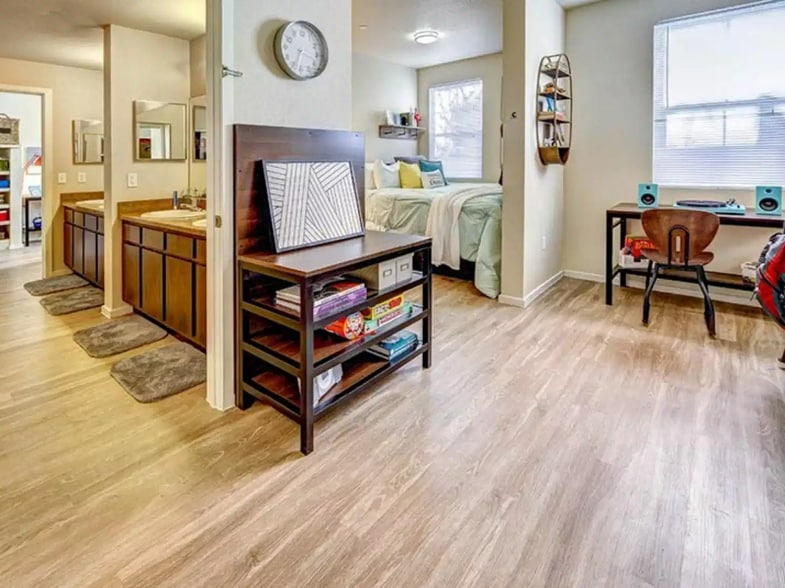 Building Photo - 420 Redondo W Dr