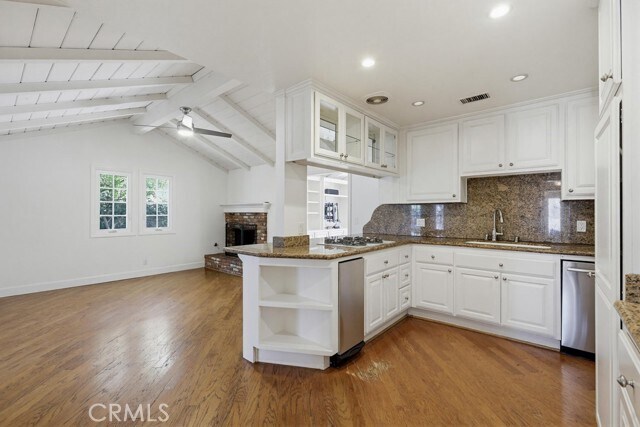 Building Photo - 2705 E Jacaranda Ave
