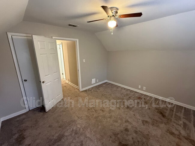Building Photo - 1501 Broadmoor Rd
