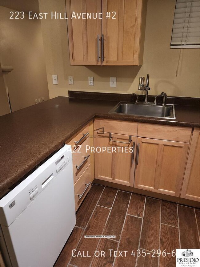 Building Photo - 223 E Hill Ave