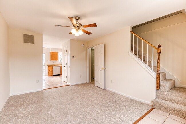 Building Photo - 625 Glynock Plz