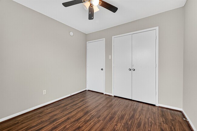 Building Photo - 17162 Summer Hollow Dr