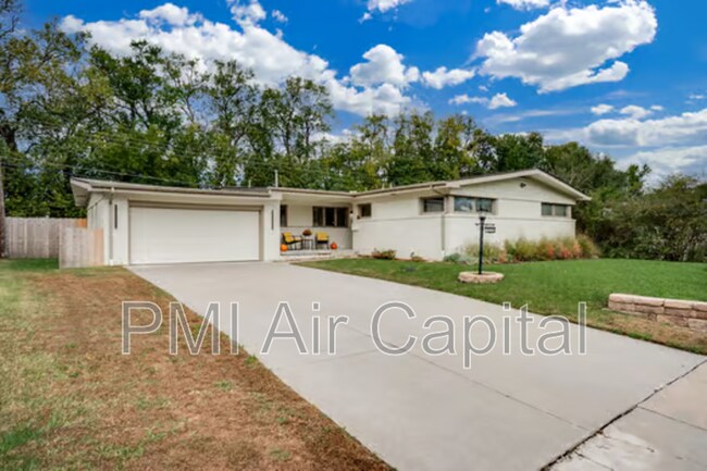 Primary Photo - 1917 N Edgemoor St