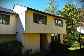 Building Photo - 132 Pines Dr